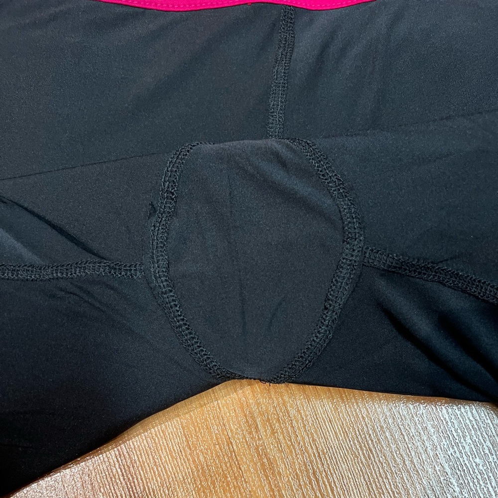 NWOT - Tail Golf Skort (US4) * Raspberry Red - Picture 6 of 7